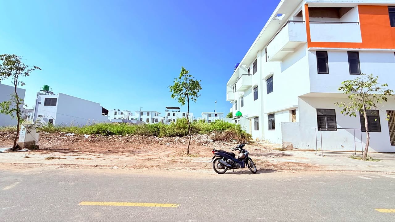 Đất nền Khu Đô Thị Tây Bắc Rạch Giá 100m² giá chỉ 1.7 tỷ - Đầu tư sinh lời ngay!