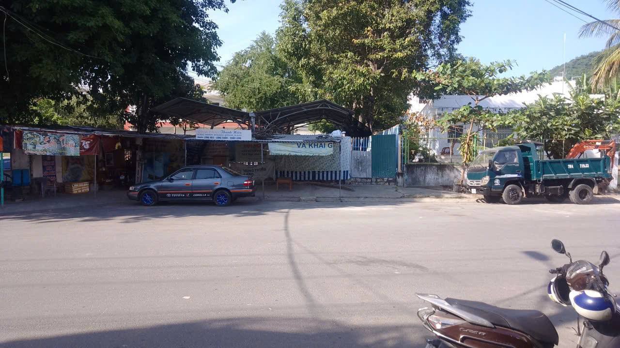 Bán đất tặng nhà cấp 4 tại Vĩnh Hòa 68m² giá 4.42 tỷ - Đường nhựa 16m thuận tiện!