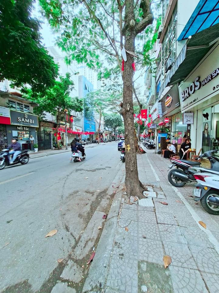 Căn hộ tầng 1 khu tập thể Long Biên 15m² giá 1.85 tỷ - Tiện ích đầy đủ, gần phố cổ!