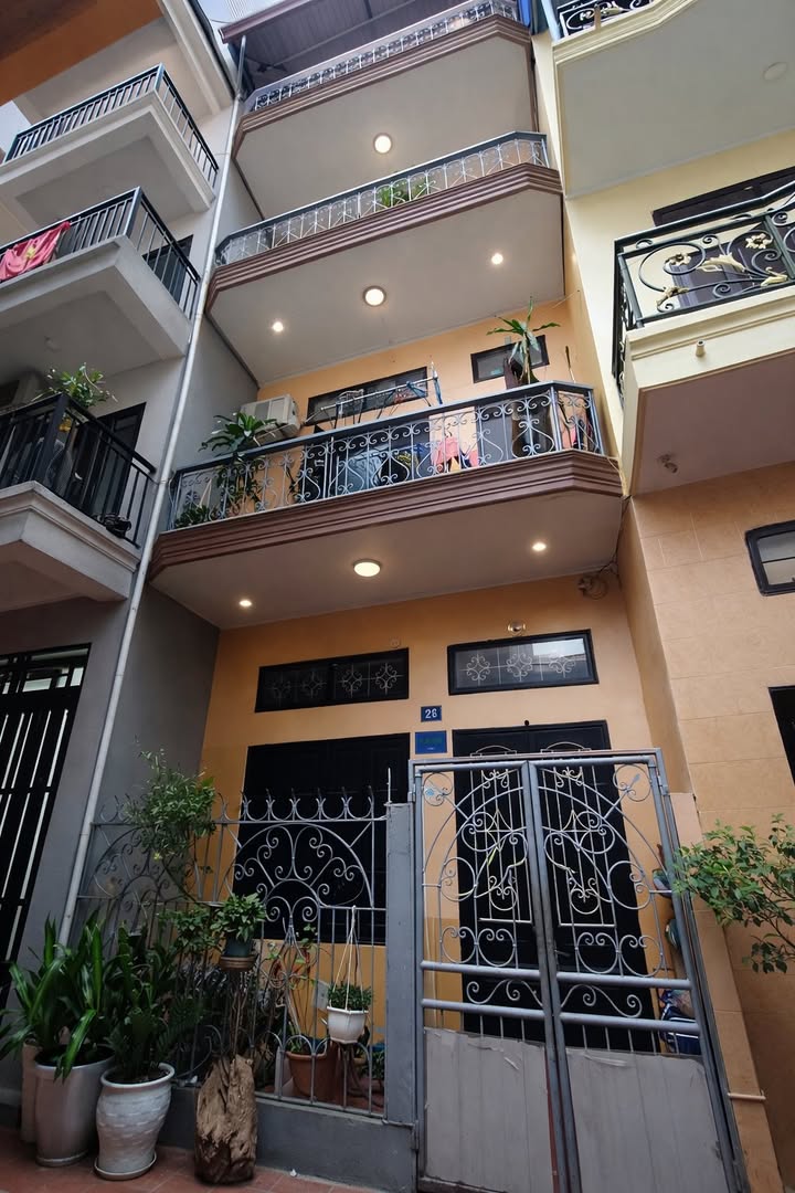 Nhà phố Tô Hiệu Hà Đông 51m² giá 12 tỷ - Ô tô đỗ cửa, không gian thoáng đãng!