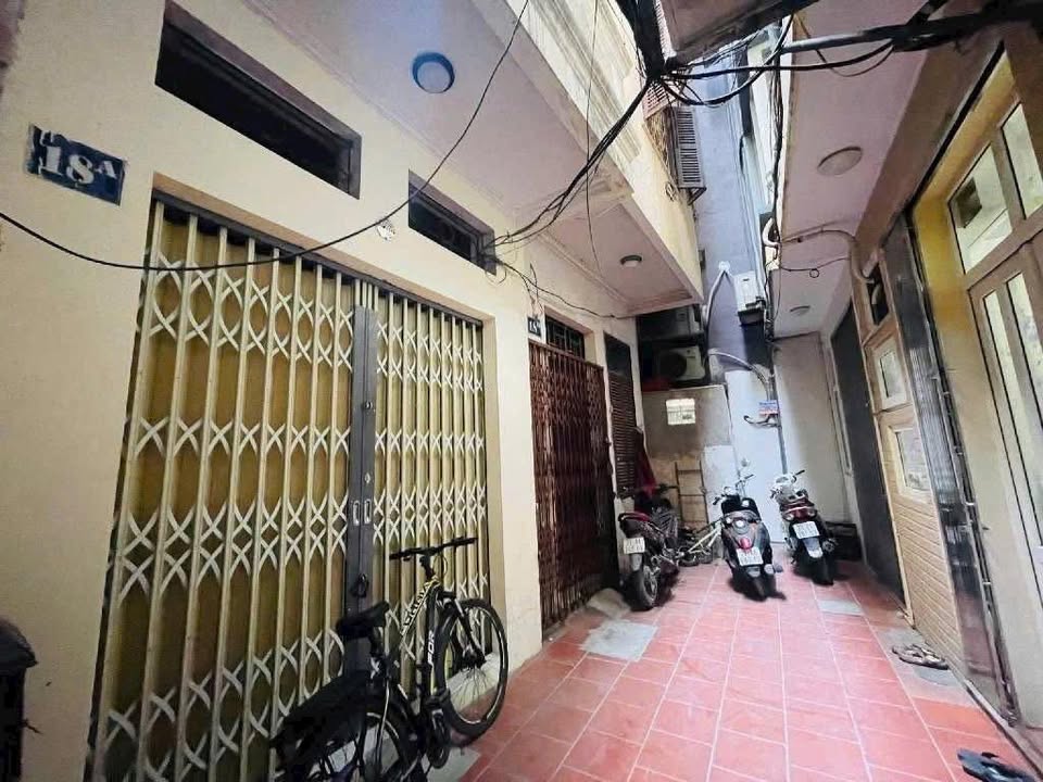 Nhà 2 tầng Phường Vĩnh Phúc, Quận Ba Đình 25m² giá 5 tỷ - Vị trí đẹp, tiềm năng lớn!