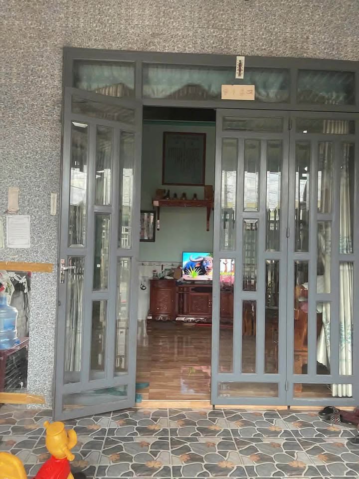 Nhà bán gấp hẻm Con Cưng, Đạ Tẻh 100m² giá 1.85 tỷ - Sẵn sàng vào ở ngay!