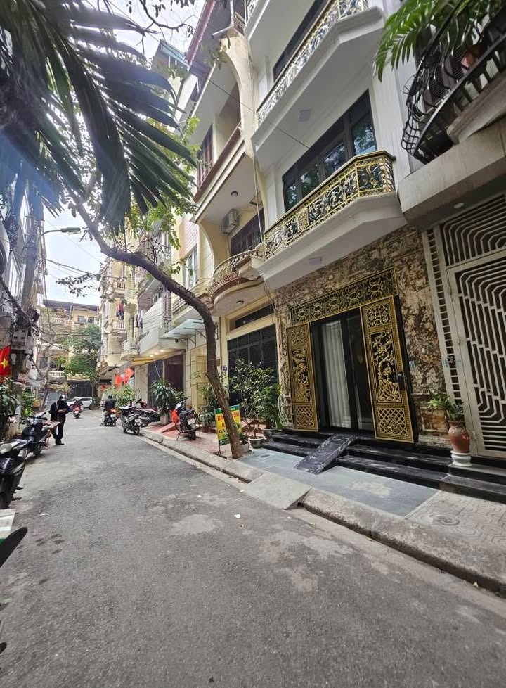 FrontHouse Huỳnh Thúc Kháng 43m² giá 19 tỷ - Vỉa hè kinh doanh đắc địa!