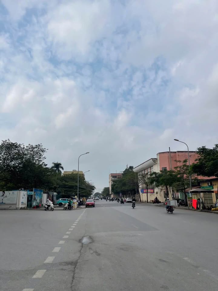 Nhà riêng Cổ Nhuế 38m² giá 6.45 tỷ - Sổ đỏ đẹp, ô tô tránh