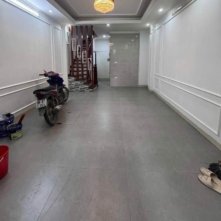 Nhà phố Hồ Tùng Mậu, Nam Từ Liêm 40m² giá thỏa thuận - Vị trí hiếm có, thang máy tiện lợi!