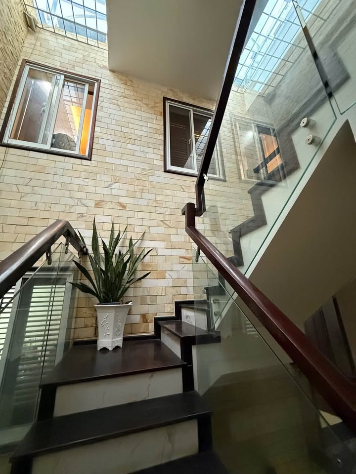 Nhà đẹp 3 tầng tại trung tâm Nha Trang 126,3m² - Sẵn sàng vào ở!