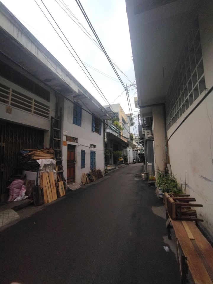 Nhà hẻm gần Nguyễn Thái Học, Quy Nhơn 62,5m² giá 2 tỷ - Chính chủ bán gấp!