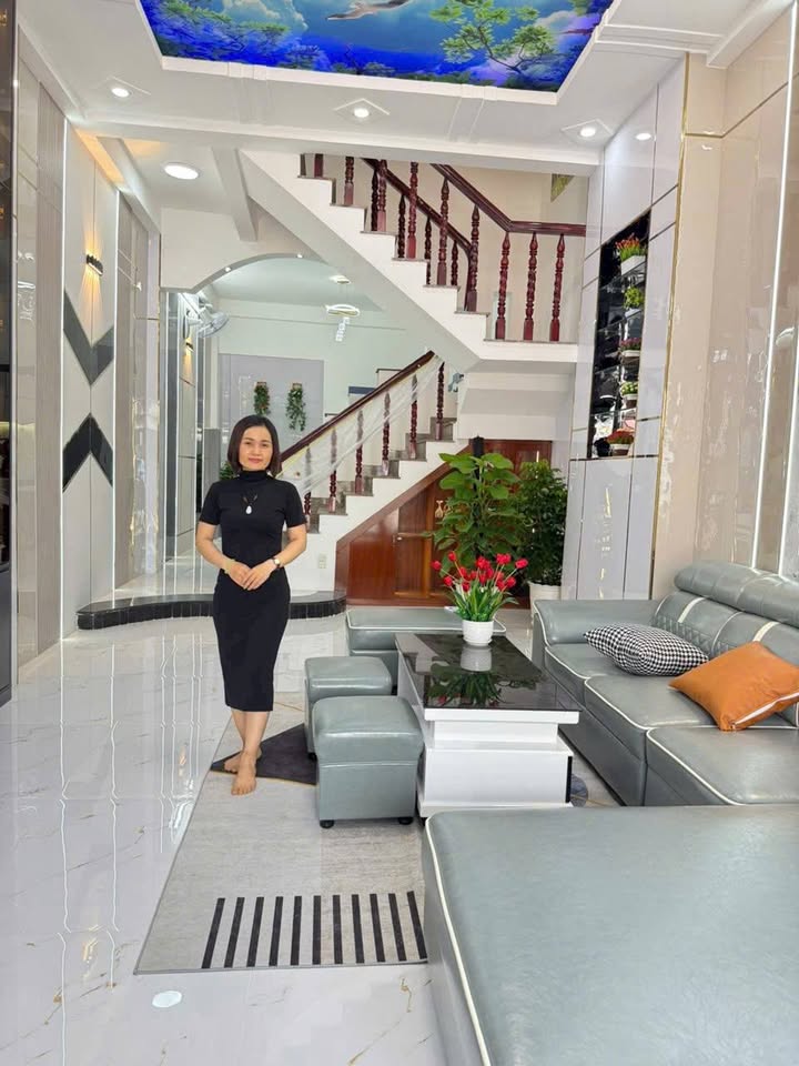 Nhà Hẻm Xe Tải gần Ngã Ba Đông Quang, Q.12, 56m², Giá 5 tỷ - Pháp lý rõ ràng