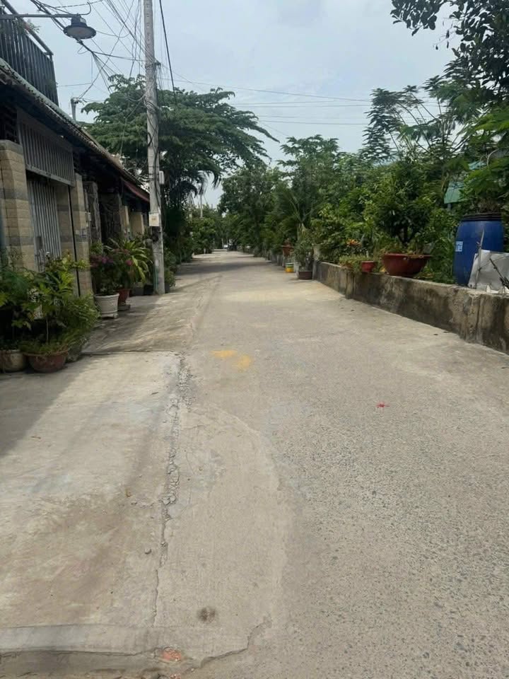 Đất thổ cư mặt tiền kênh nhỏ Thạnh Xuân 112m² giá 3.95 tỷ - Sẵn sàng giao dịch!