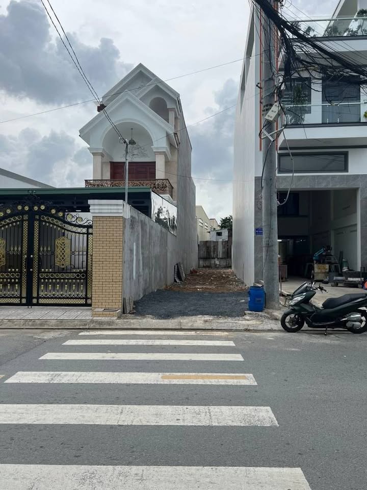 Đất nền mặt tiền HT13, Phường Hiệp Thành, Quận 12 - Giá chỉ 6.95 tỷ, cơ hội đầu tư hấp dẫn!