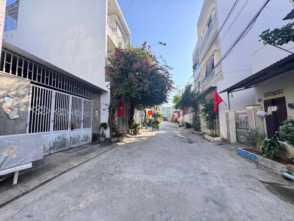 Bán đất TĐC Vĩnh Hoà 67m², giá 4.8 tỷ - Vị trí đẹp, gần biển, tiềm năng tăng giá!