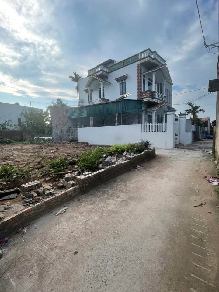 Nhà 3 tầng lô góc tại Xã Đại Xuyên, 128m² - Tặng ngay đất, ô tô vào tận nhà!