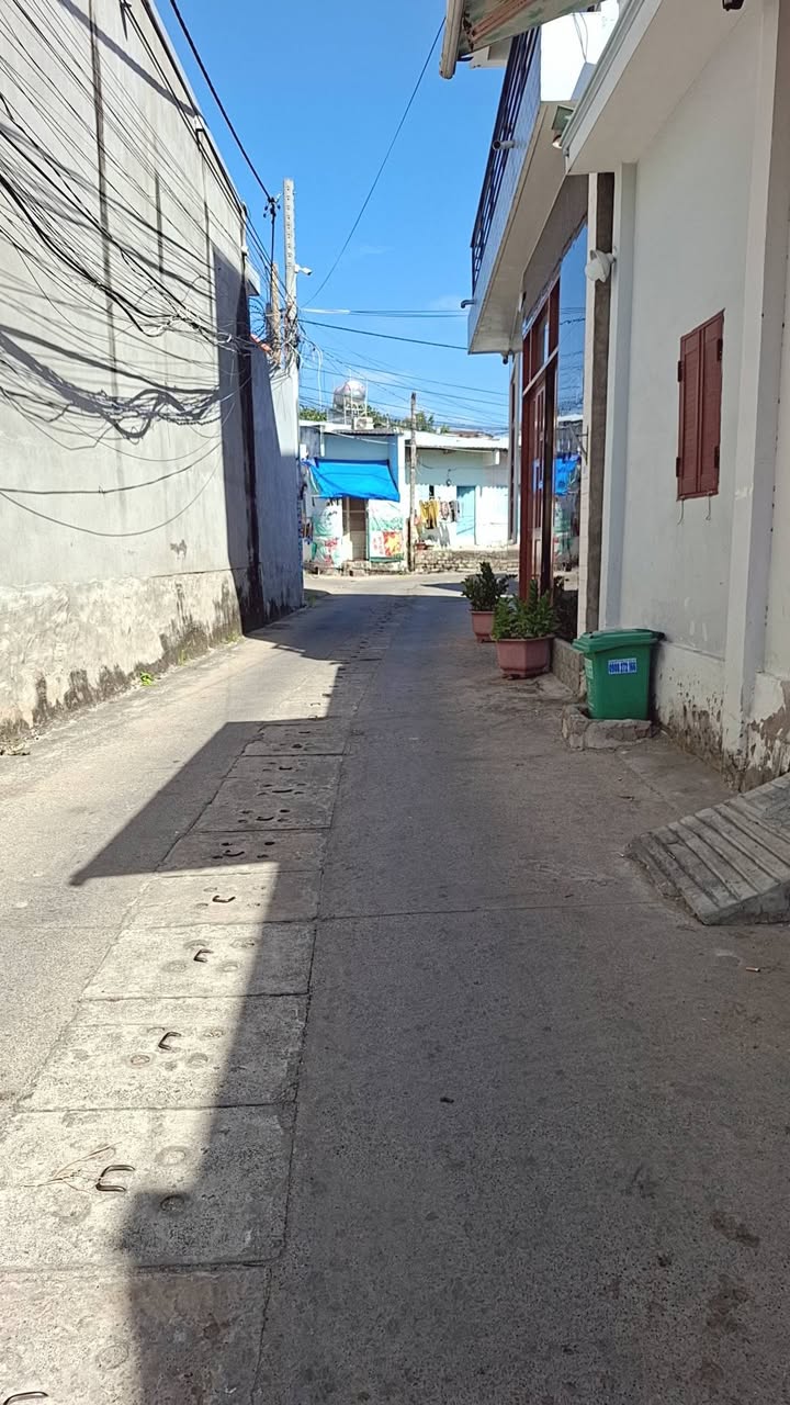 Nhà phố Long Hải 93m² giá 2.15 tỷ - Sát chợ, gần biển Dinh Cô!