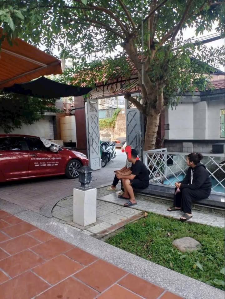 Biệt thự cho thuê hẻm Đường TL19, Thạnh Lộc, Q12 361m² giá 27 triệu - Phù hợp mở văn phòng!