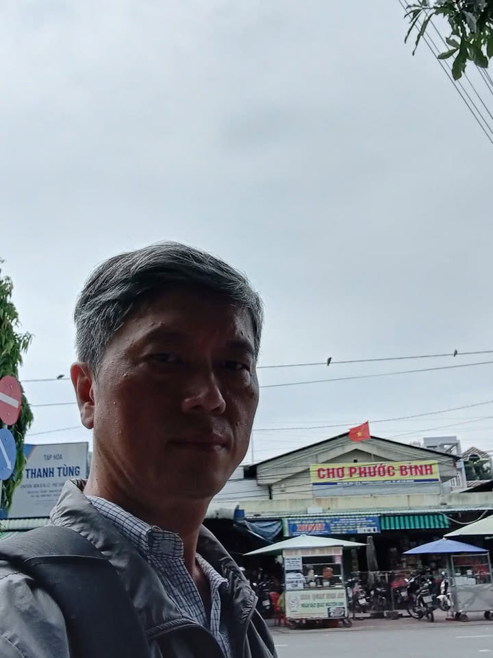 Nhà mặt tiền Đỗ Xuân Hợp, 140m², giá 9.3 tỷ - Sổ hồng chính chủ!