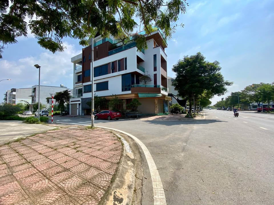 Đất nền kinh doanh đẹp tại Vĩnh Yên 100m² giá chỉ 4 tỷ - Sổ hồng chính chủ