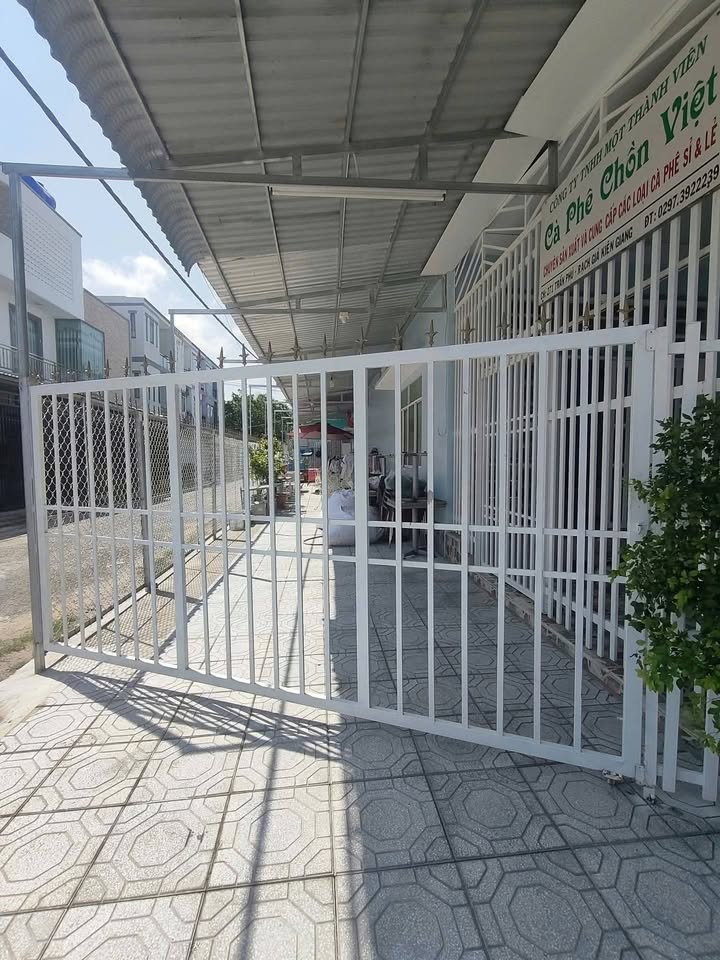 Nhà góc Ngọc Hân Công Chúa Rạch Giá 98m² giá 2.4 tỷ - Thương lượng ngay!