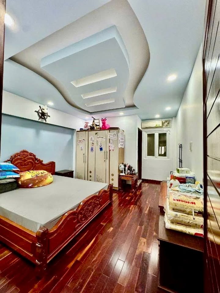 Townhouse 5 tầng Nguyễn Sơn Tân Phú 70m² giá 10 tỷ - Nội thất gỗ thật, thang máy xịn