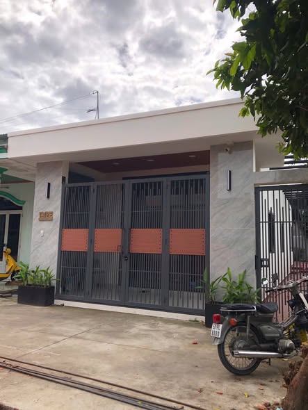 Nhà cấp 4 Hóc Môn 155m² giá 5.95 tỷ - Khu dân cư yên tĩnh!