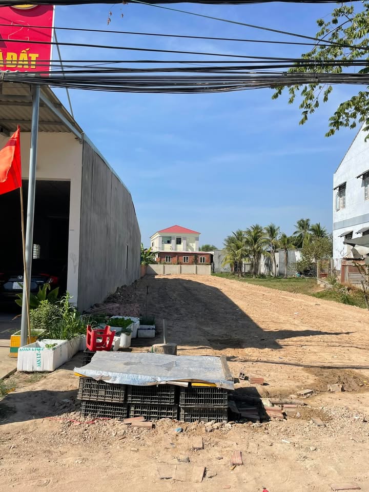 Cho thuê mặt bằng 600m² mặt tiền đường DT782 - Đối diện Chợ Phước Đông