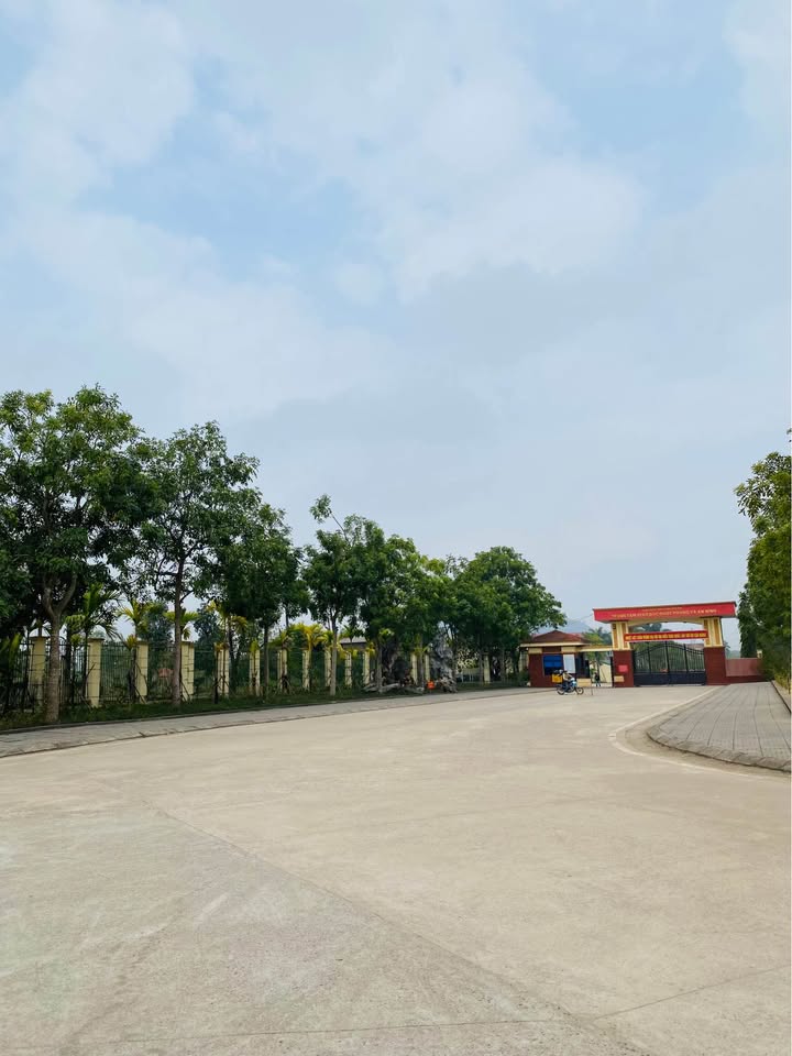 Đất tặng nhà cấp 4 tại Thịnh Đán, Thái Nguyên 150m² chỉ 2.8 tỷ - Vị trí đắc địa gần các trường đại học!