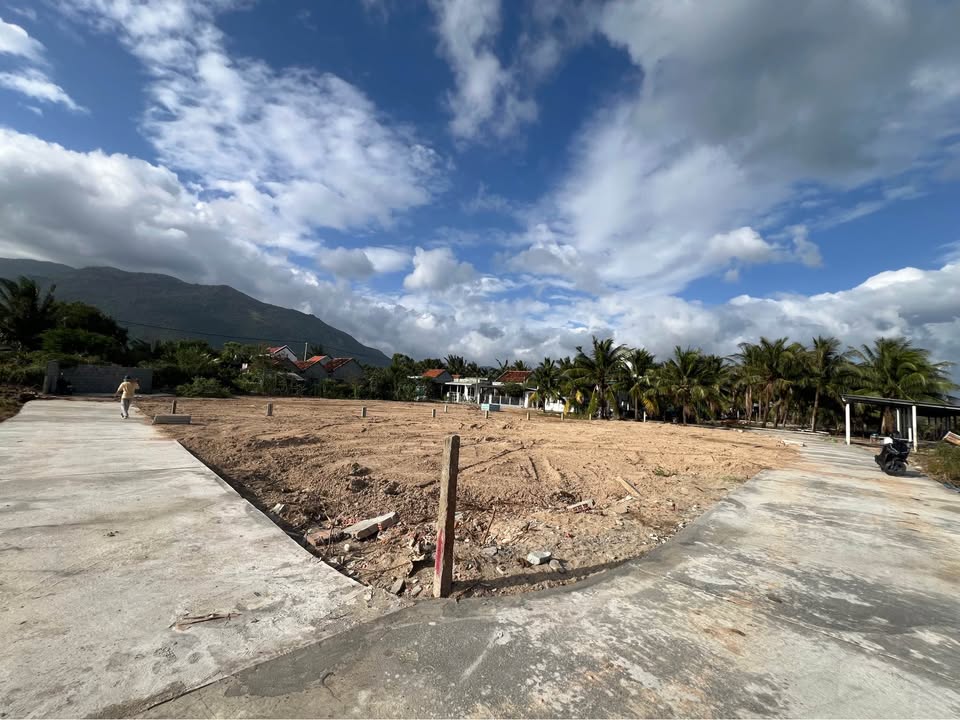 Đất nền thổ cư xã Tu Bông 92m² giá 700 triệu - Sổ hồng sang tên nhanh!