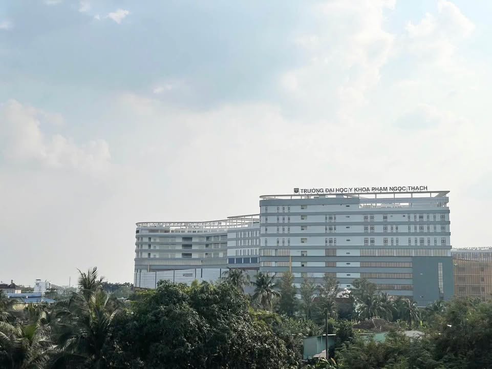 Căn hộ dịch vụ 14 phòng Phường 12, Quận 10, 160m² giá 7.6 tỷ - Đầu tư sinh lời ngay!