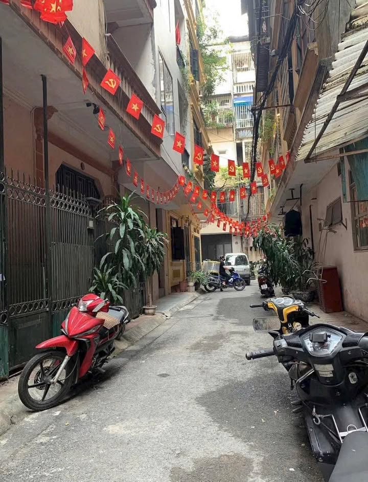 Nhà riêng Trần Duy Hưng, Cầu Giấy 45m² giá 12 tỷ - Ô tô vào tận nhà!