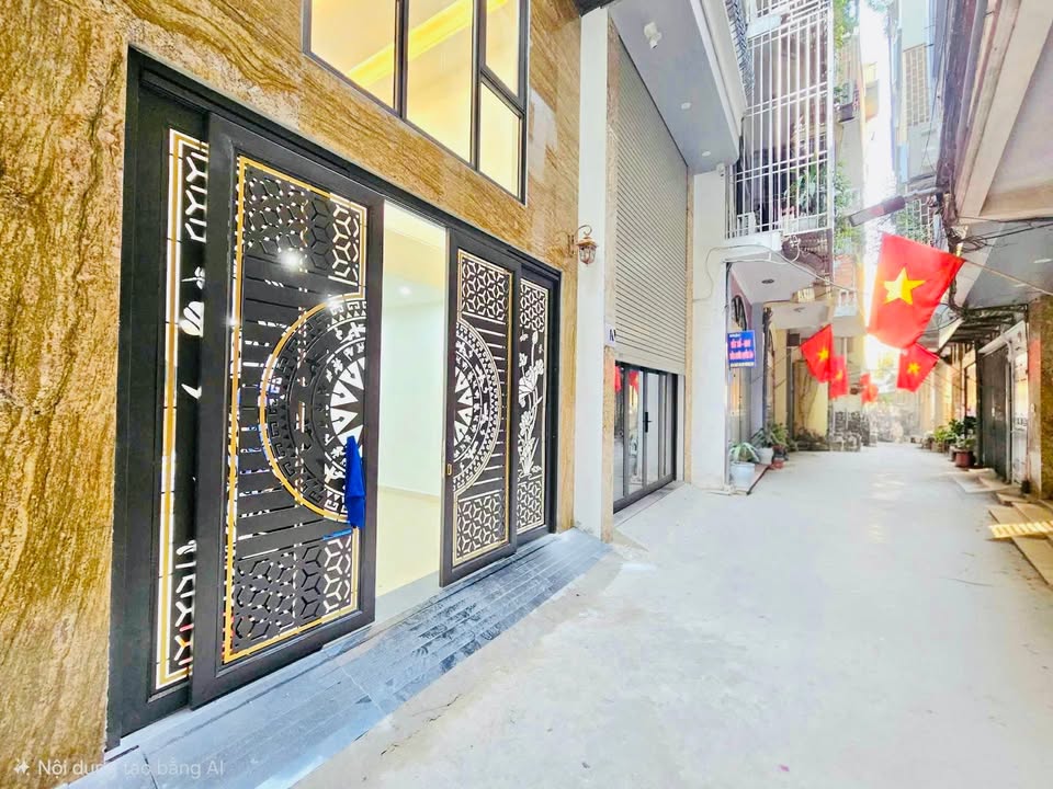 Nhà đẹp 7 tầng Hoàng Văn Thái 42m² giá thỏa thuận - Gara ô tô, thang máy hiện đại