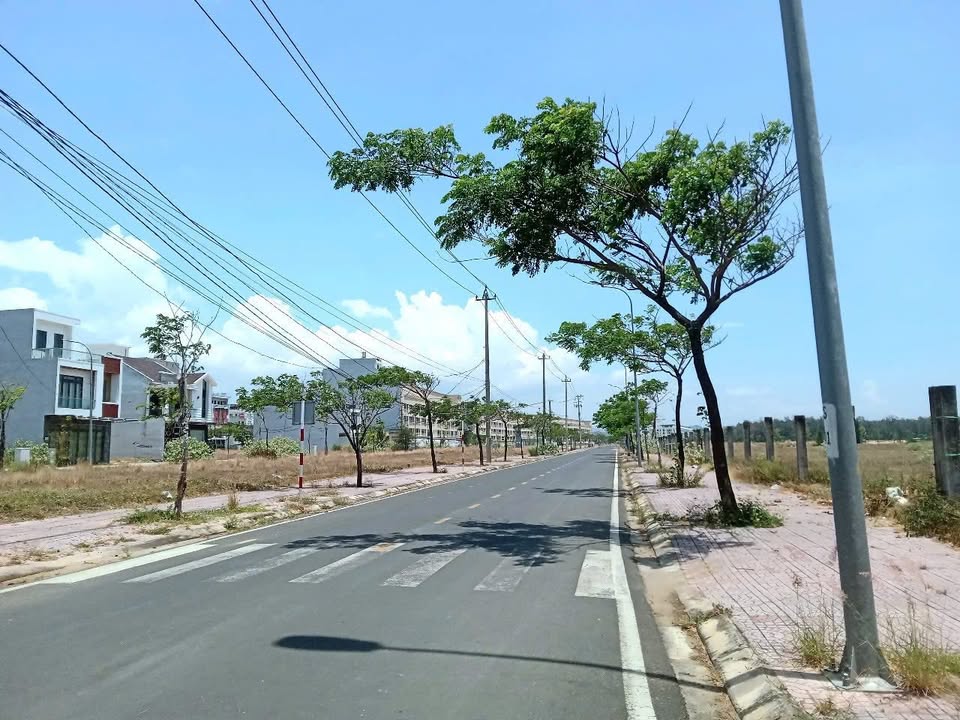 Đất nền 2 mặt tiền Nguyễn Văn Huyên, 126m² giá 5 tỷ - Cơ hội đầu tư tuyệt vời!