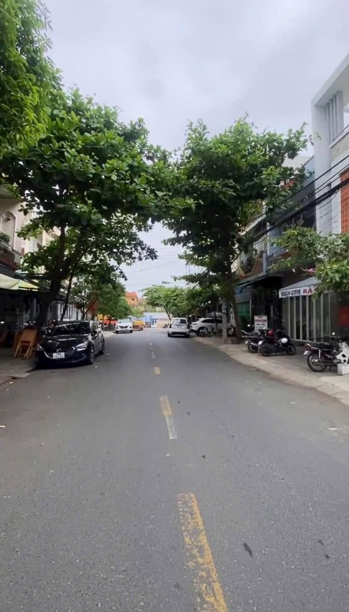 Nhà 2 tầng mặt tiền đường Bà Triệu, phường 7, TP. Tuy Hòa, 100m², giá 7.69 tỷ - Cơ hội đầu tư hấp dẫn!