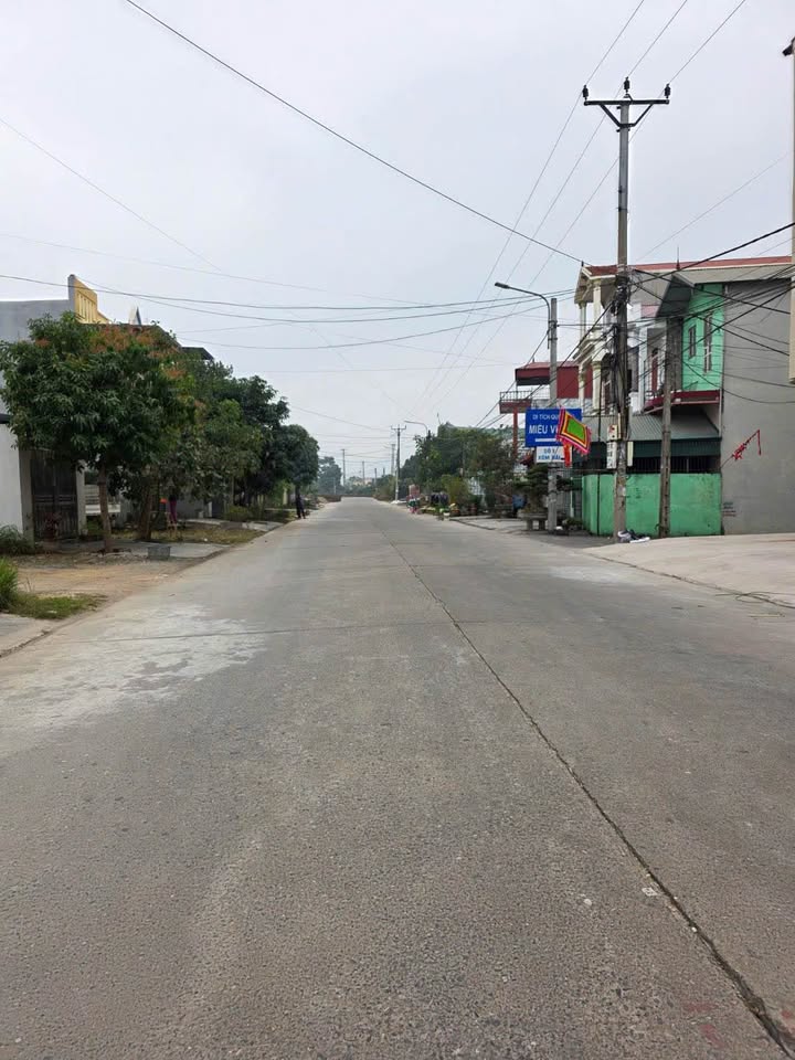 Đất mặt đường lớn Tổ 7 Phù Vân 80m² giá 2.1 tỷ - Cơ hội đầu tư tuyệt vời!