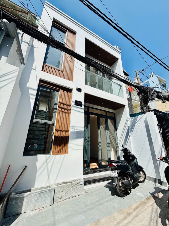 Nhà bán Quận 4 – Đoàn Văn Bơ 66m² giá 7.9 tỷ - Thiết kế hiện đại, an ninh tốt!