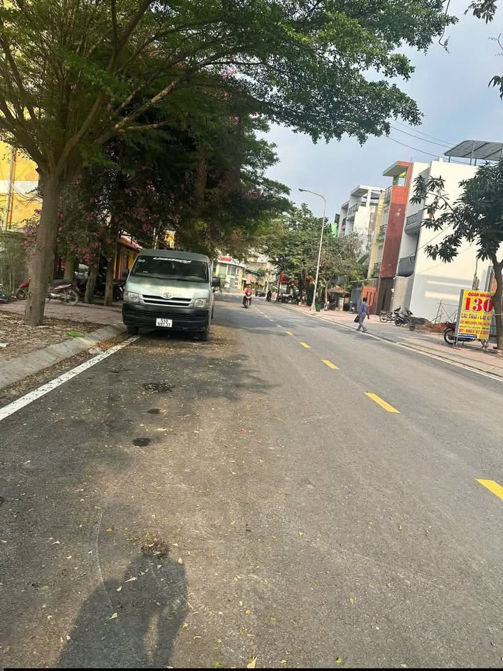 Townhouse Khu Dân Cư Nam Hùng Vương An Lạc 108m² giá 5.5 tỷ - Ô tô vào tận nhà!