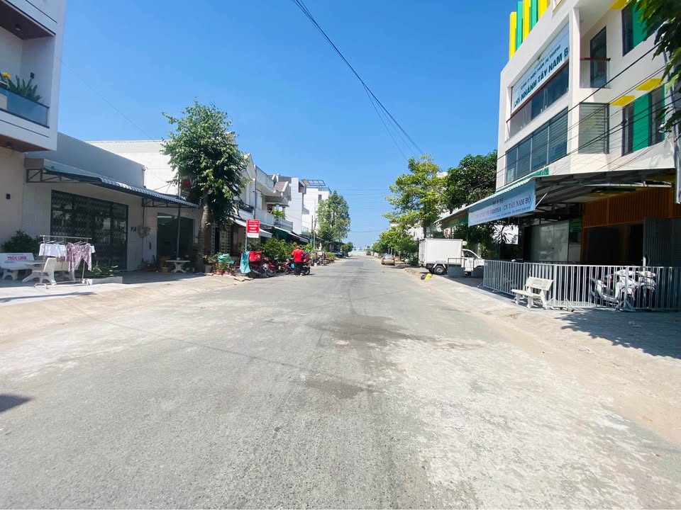 Nhà trệt đường D24, Khu Hồng Loan 6A, 110m² giá 4.199 tỷ - Sổ hồng hoàn công!