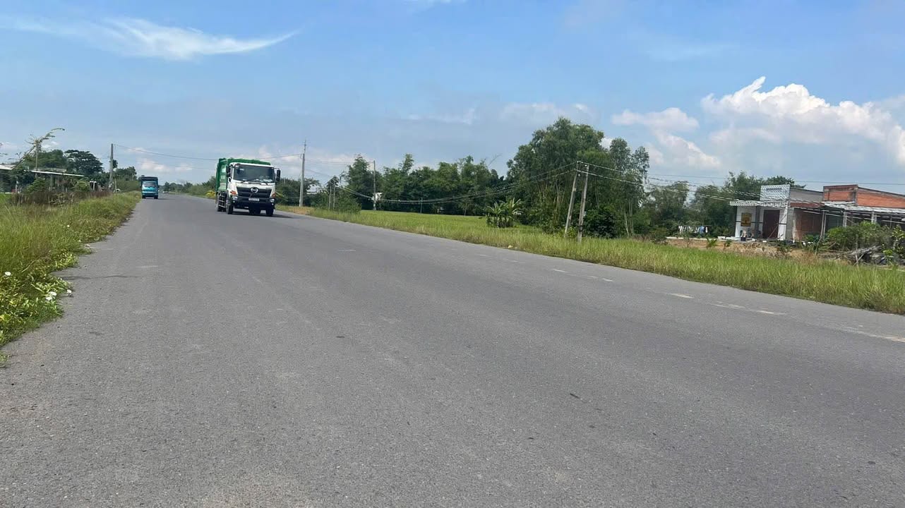 Đất nền thổ cư 1000m² tại Nhựa, Huyện Vĩnh Hưng - Giá chỉ 20 tỷ