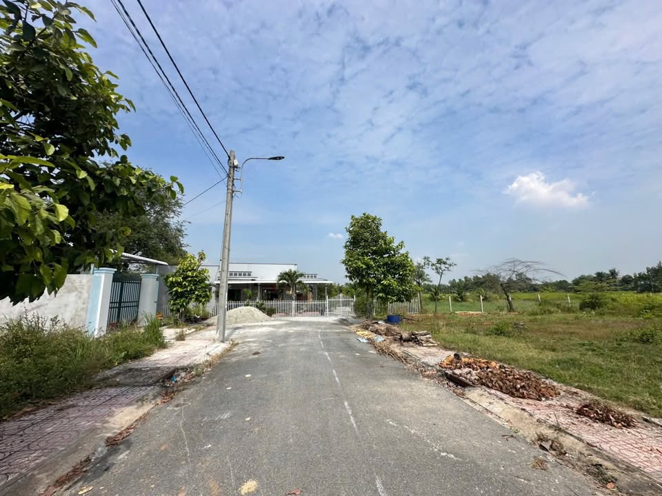 Đất nền thổ cư KDC Tân Lân 85m² giá 800 triệu - Sổ hồng riêng, hạ tầng hoàn thiện!