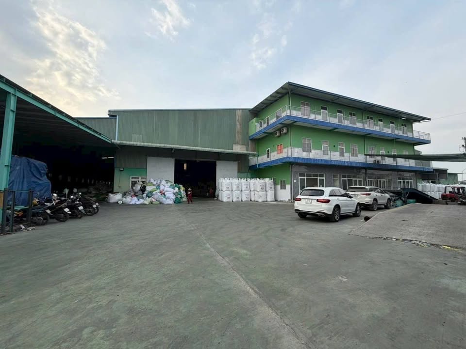 Nhà xưởng 7350m² tại Đức Hoà, Long An - Giá chỉ 115 tỷ, đầu tư sinh lời ngay!