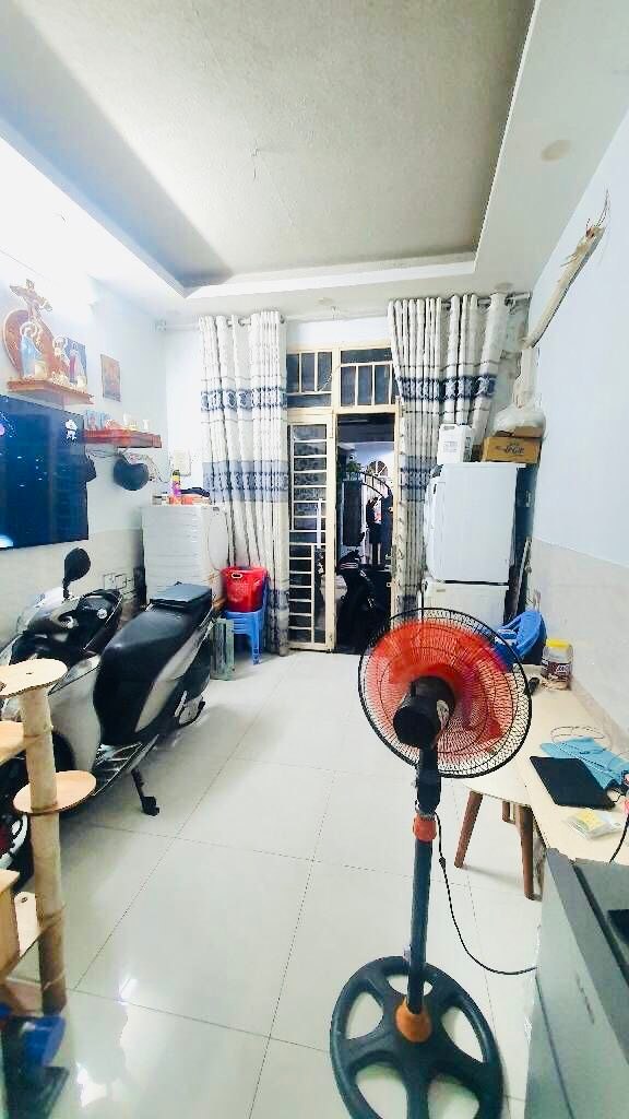 Nhà 3 tầng Thích Quảng Đức, 20m² giá 4 tỷ - Phù hợp gia đình trẻ