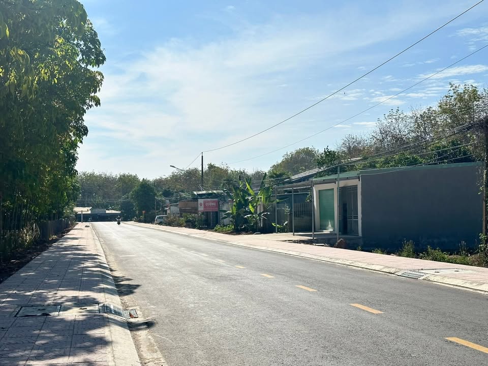 FrontHouse Nhựa Dh618 Huyện Chơn Thành 600m² giá 2 tỷ - Mặt tiền kinh doanh sầm uất!