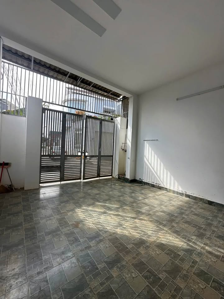 Nhà phố Hùng Vương, Tân Lập 85m² giá 3.75 tỷ - Sân ô tô, đầu tư sinh lời!