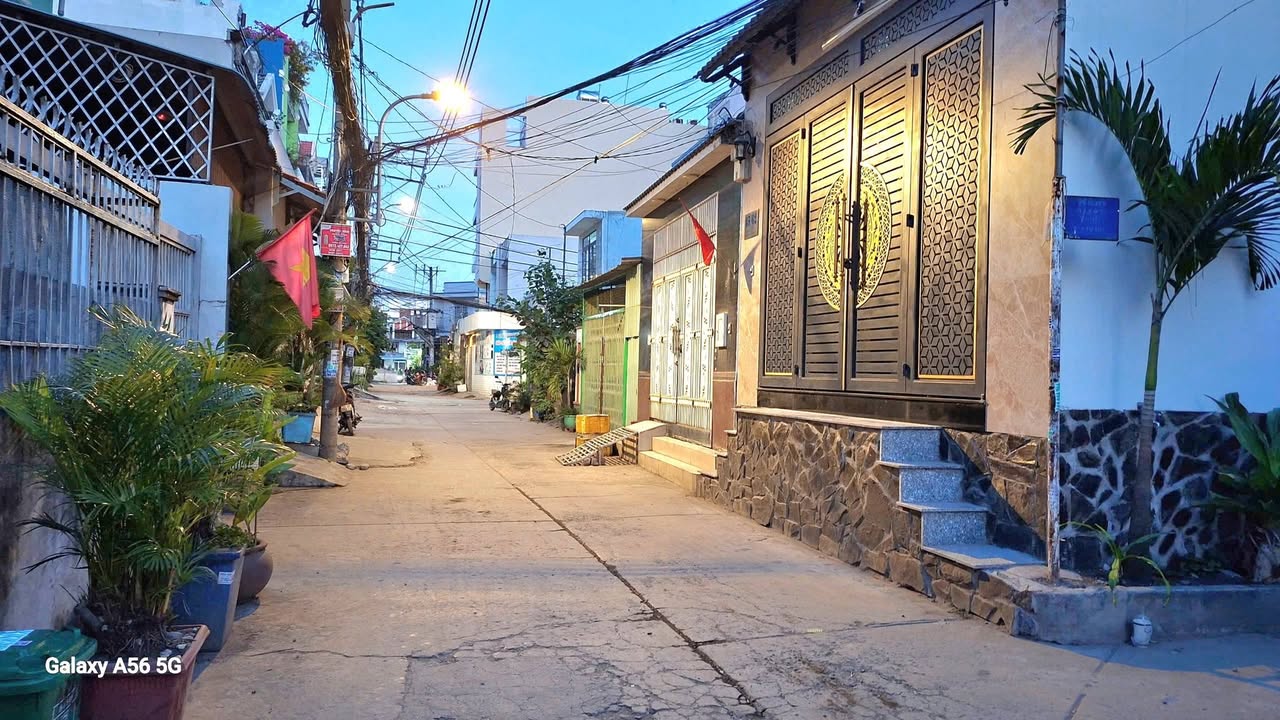 Nhà mặt tiền Kinh Dương Vương, Tân Phú 65m² giá 5 tỷ - Khu kinh doanh sầm uất!