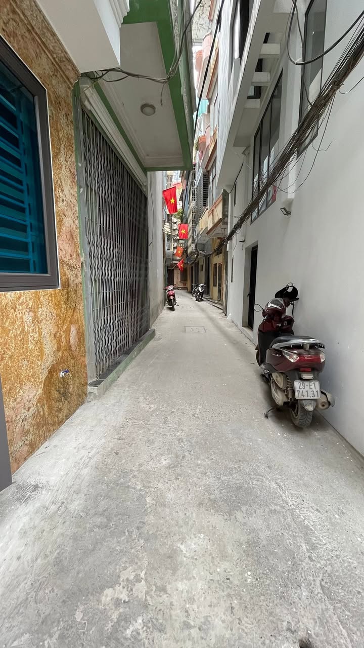 Nhà riêng 7 tầng tại Đống Đa 45m² giá 12 tỷ - Gần ô tô, tiện ích đầy đủ!