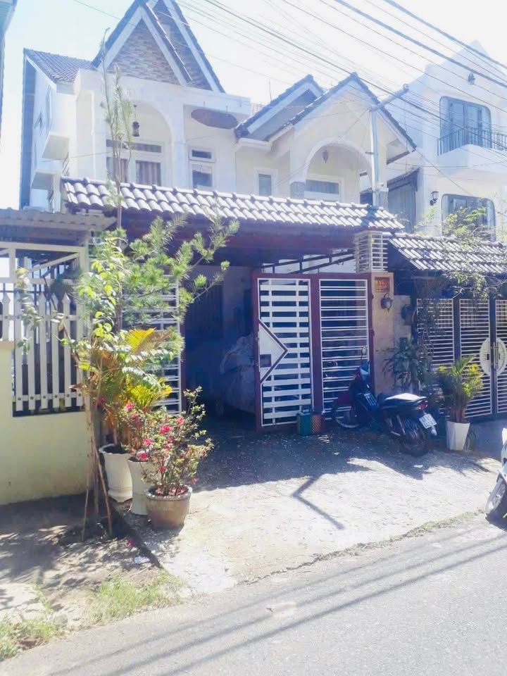 Bán nhà mặt tiền Đà Lạt 127m² giá 10.5 tỷ - Đầu tư sinh lời với 2 căn hộ cho thuê