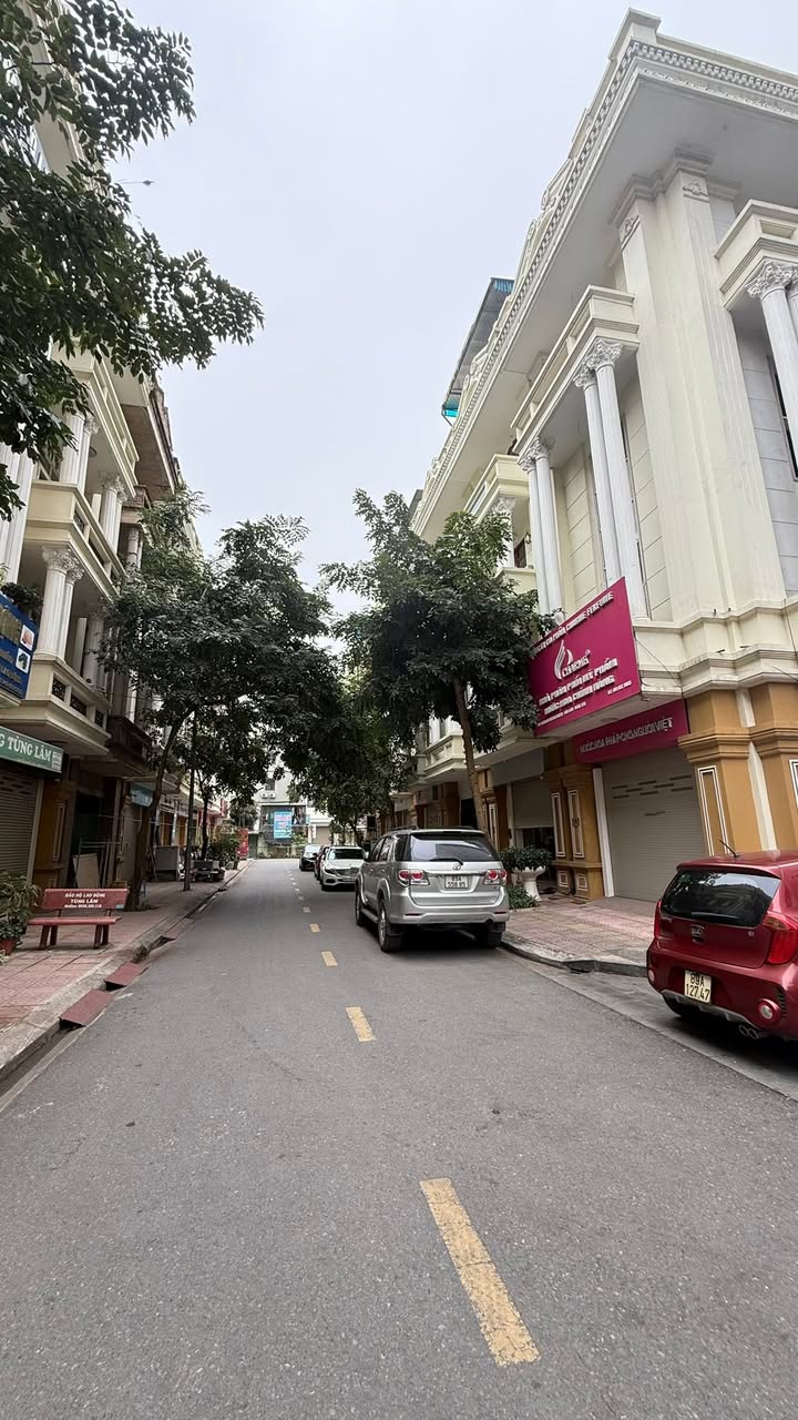 Cho thuê nhà 5 tầng Như Quỳnh Center 74m² giá 15 triệu - Full nội thất, sẵn sàng kinh doanh!