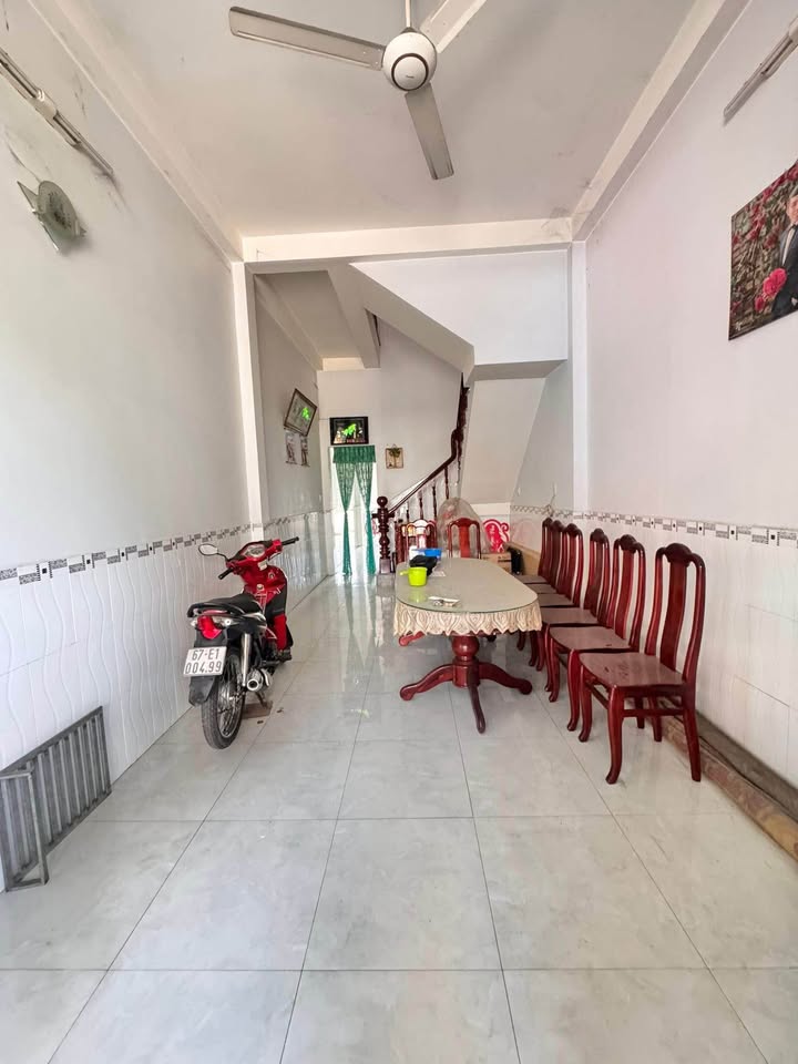 Nhà mặt tiền đường Cử Trị, Châu Đốc, 77m² giá 2.38 tỷ - Kinh doanh ngay!