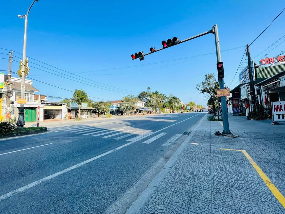 Nhà mặt tiền Nguyễn Tất Thành, Phú Bài, 190m² giá 4 tỷ - Tiềm năng kinh doanh lớn!