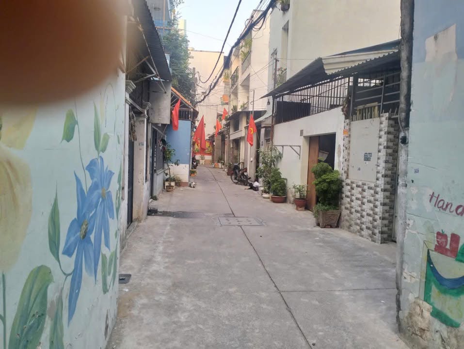 Nhà cấp 4 tại Phường Tân Sơn Nhì, 109m² giá 8.5 tỷ - Thương lượng ngay!