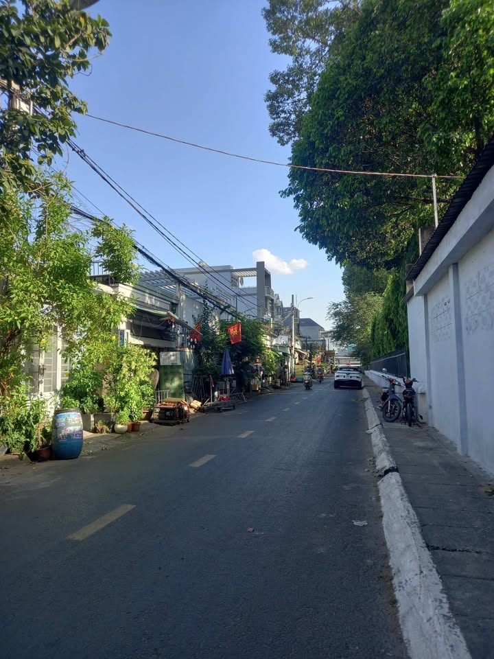 Đất mặt tiền đường 13, Bình Chiểu, Thủ Đức 250m² giá 18.4 tỷ - Kinh doanh sầm uất!