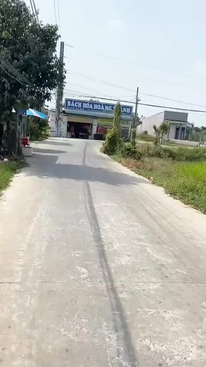 Nhà mặt tiền xã Mỹ Hạnh Nam, 175m² giá 3.5 tỷ - Sân vườn thoáng mát!